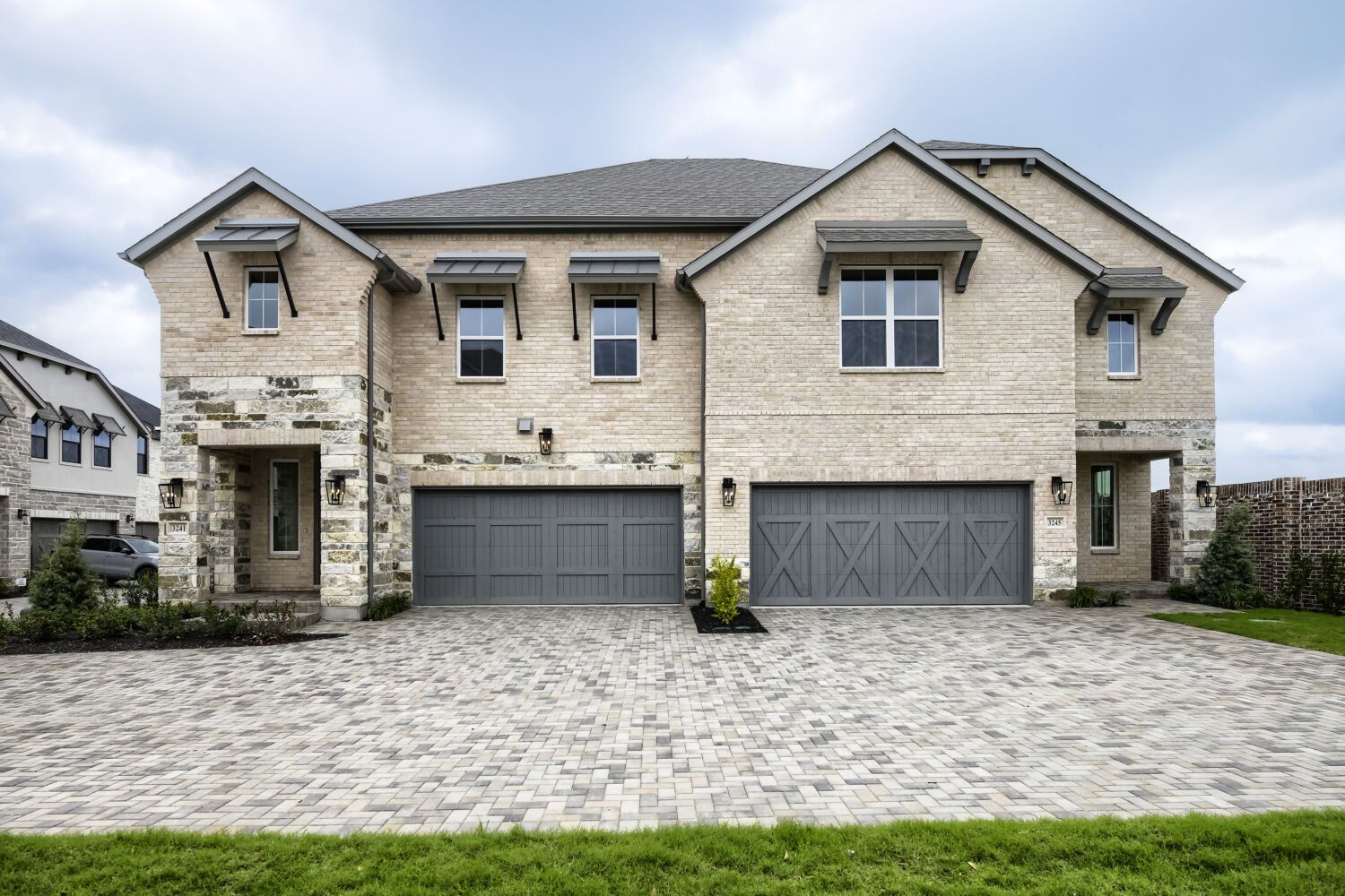 3241 Vaquero - Front Elevation