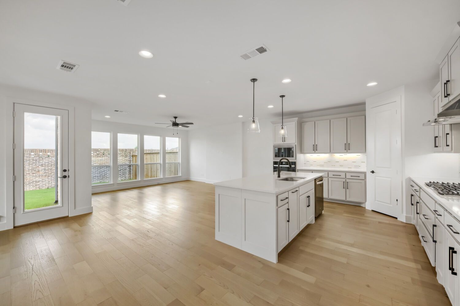 3241 Vaquero - Kitchen