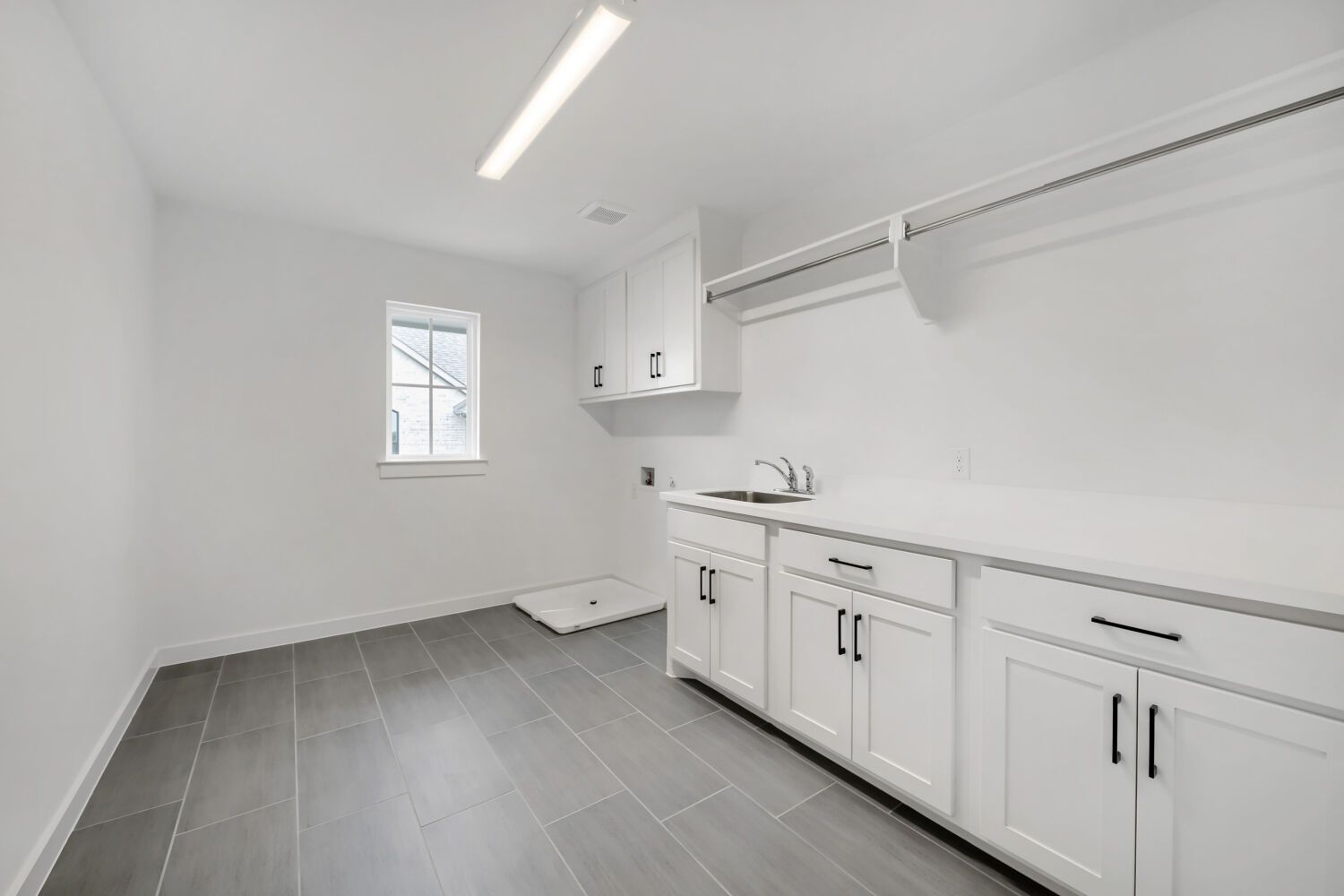 3241 Vaquero - Laundry Room