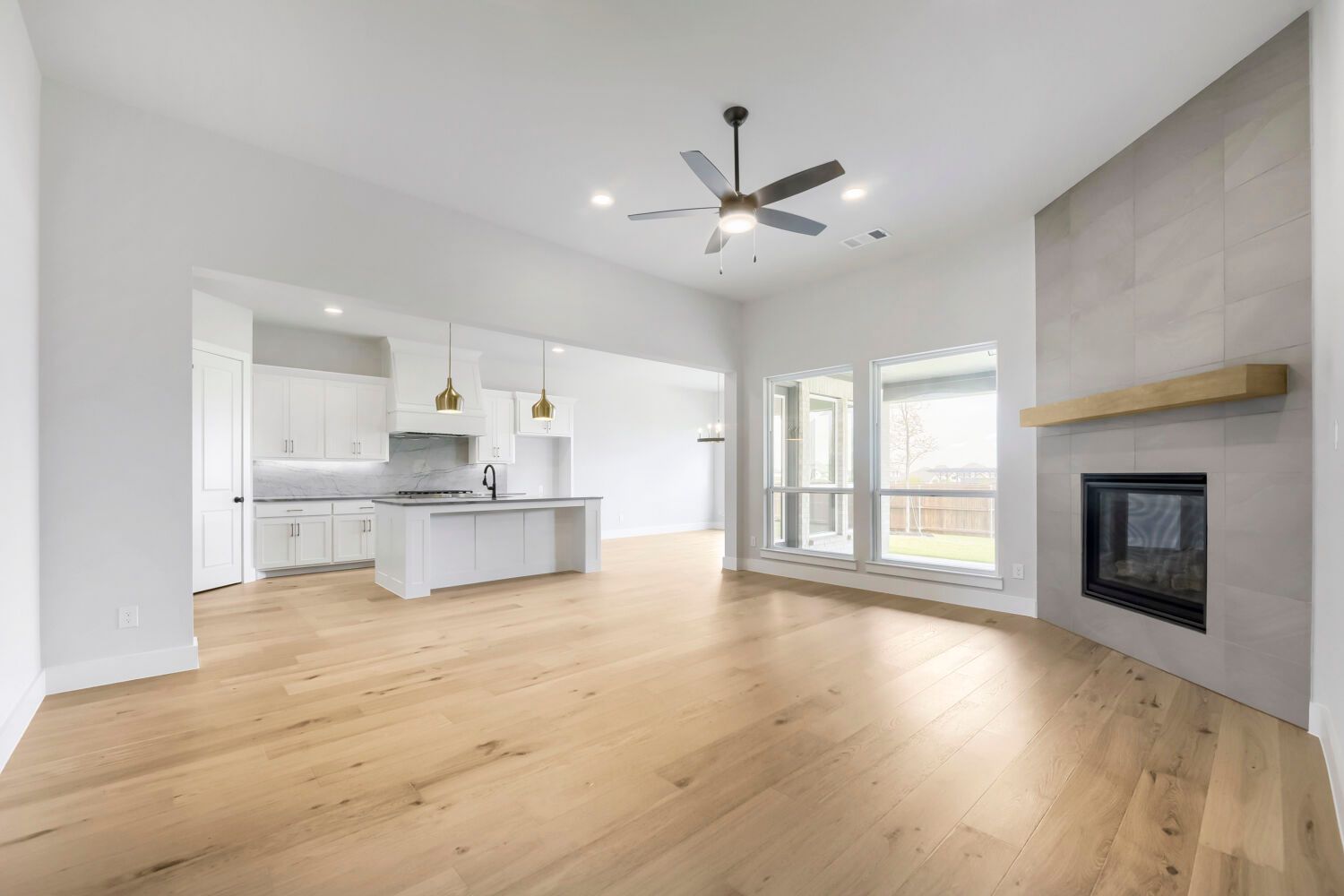 799 Mandrake - Living Area