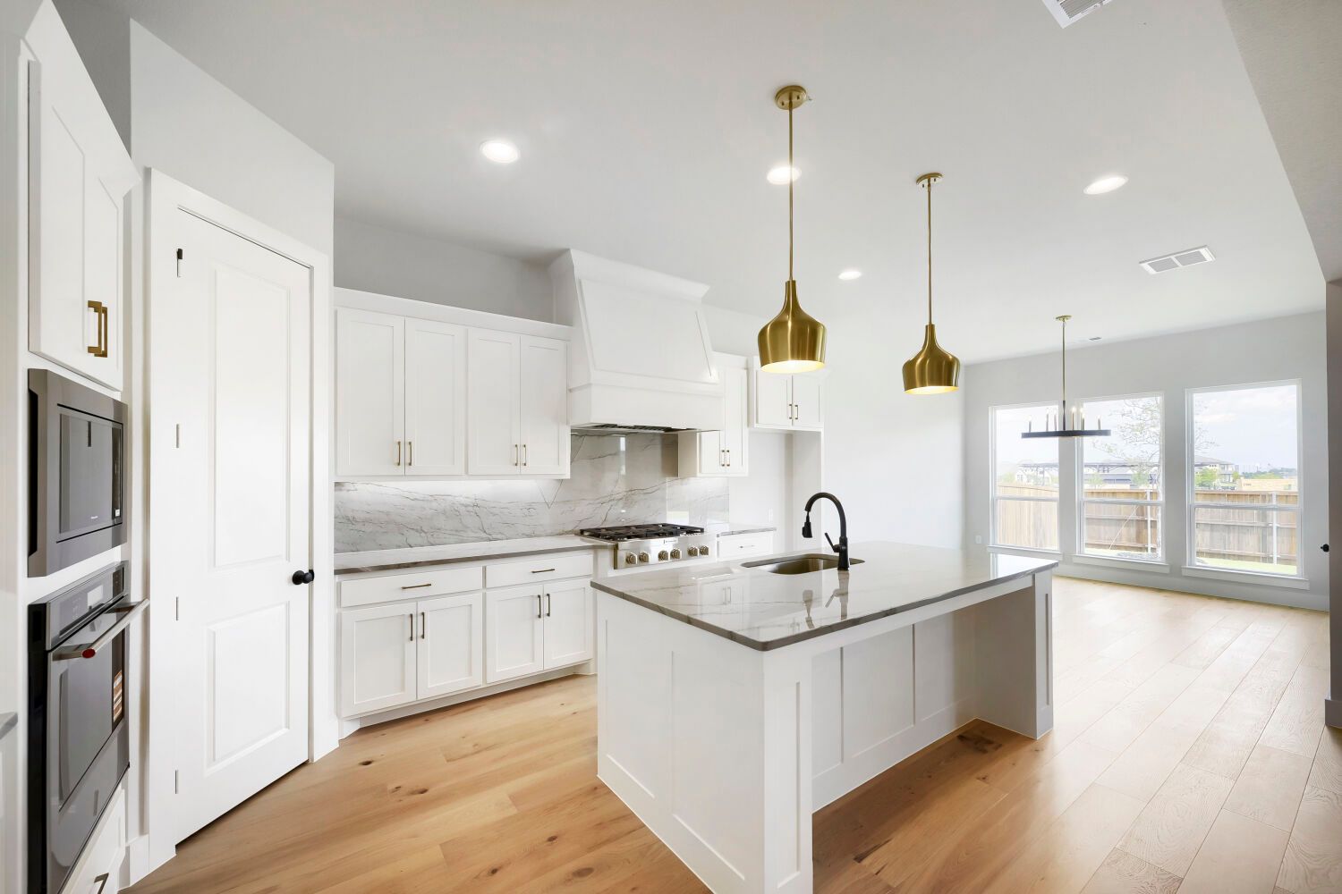 799 Mandrake - Kitchen