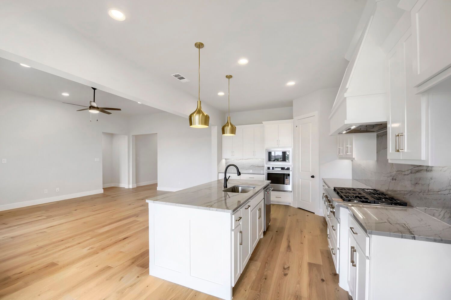 799 Mandrake - Kitchen