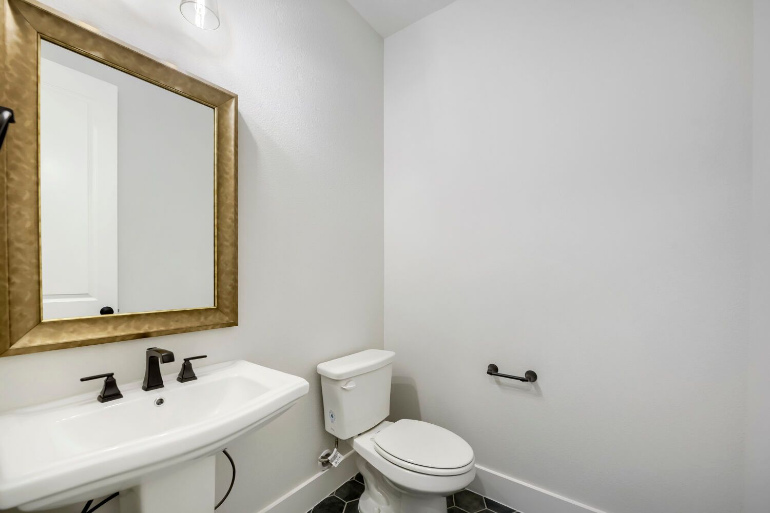 799 Mandrake - Powder Bathroom