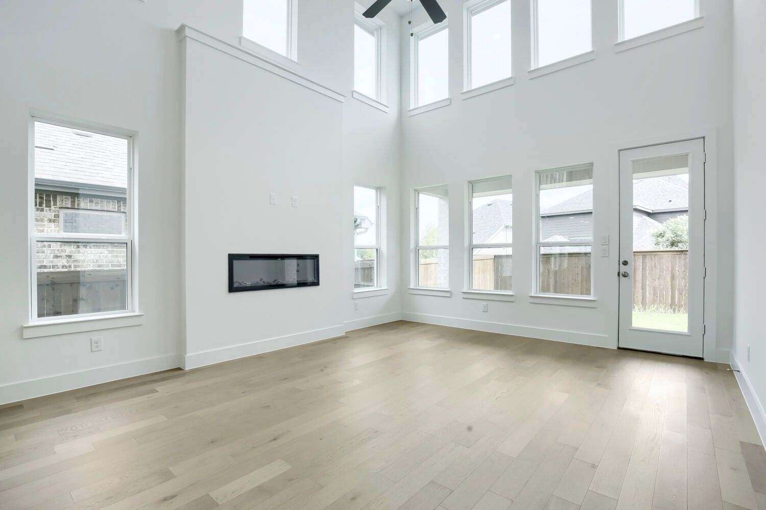 833 Stone Grove - Living Area