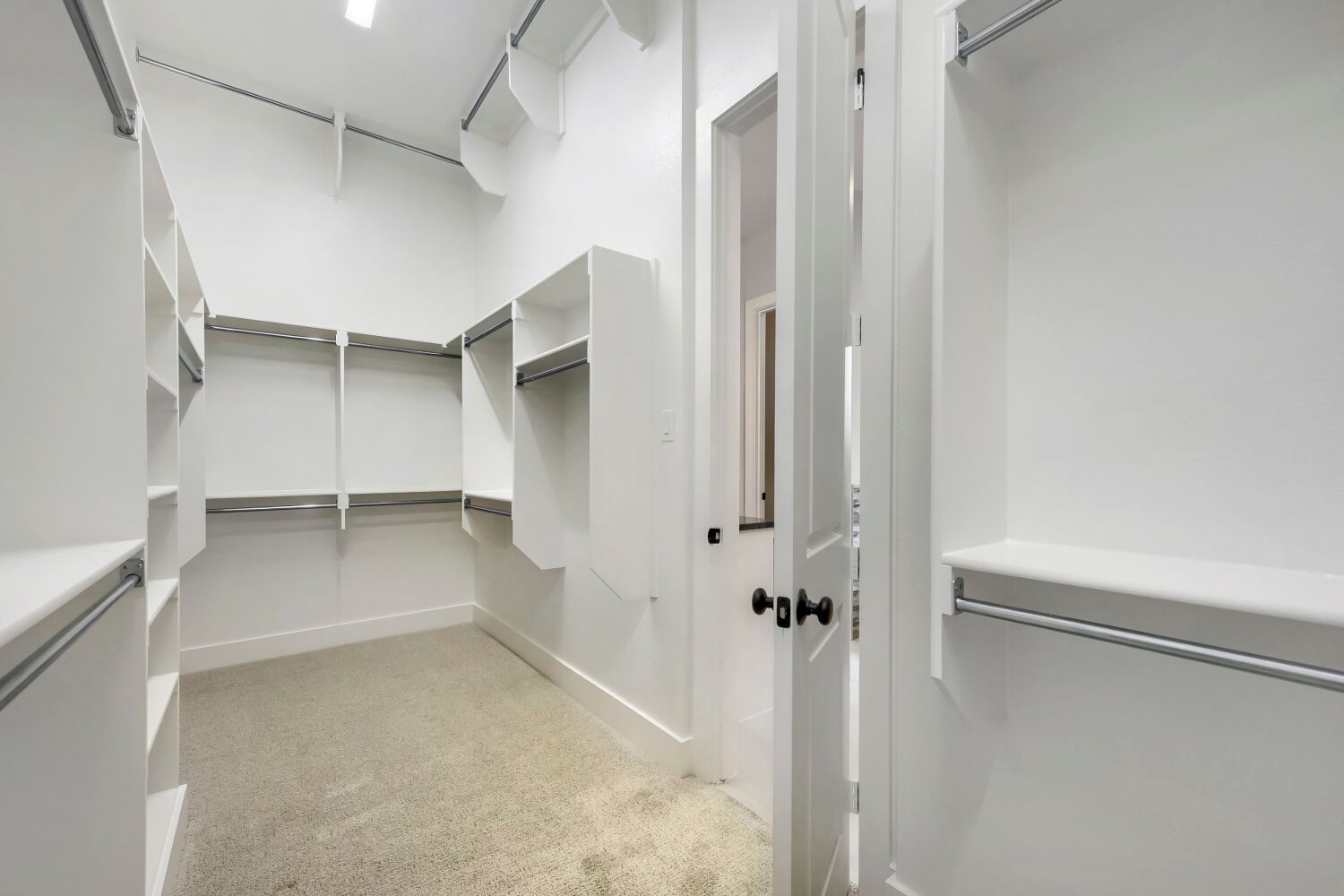 799 Mandrake - Primary Closet