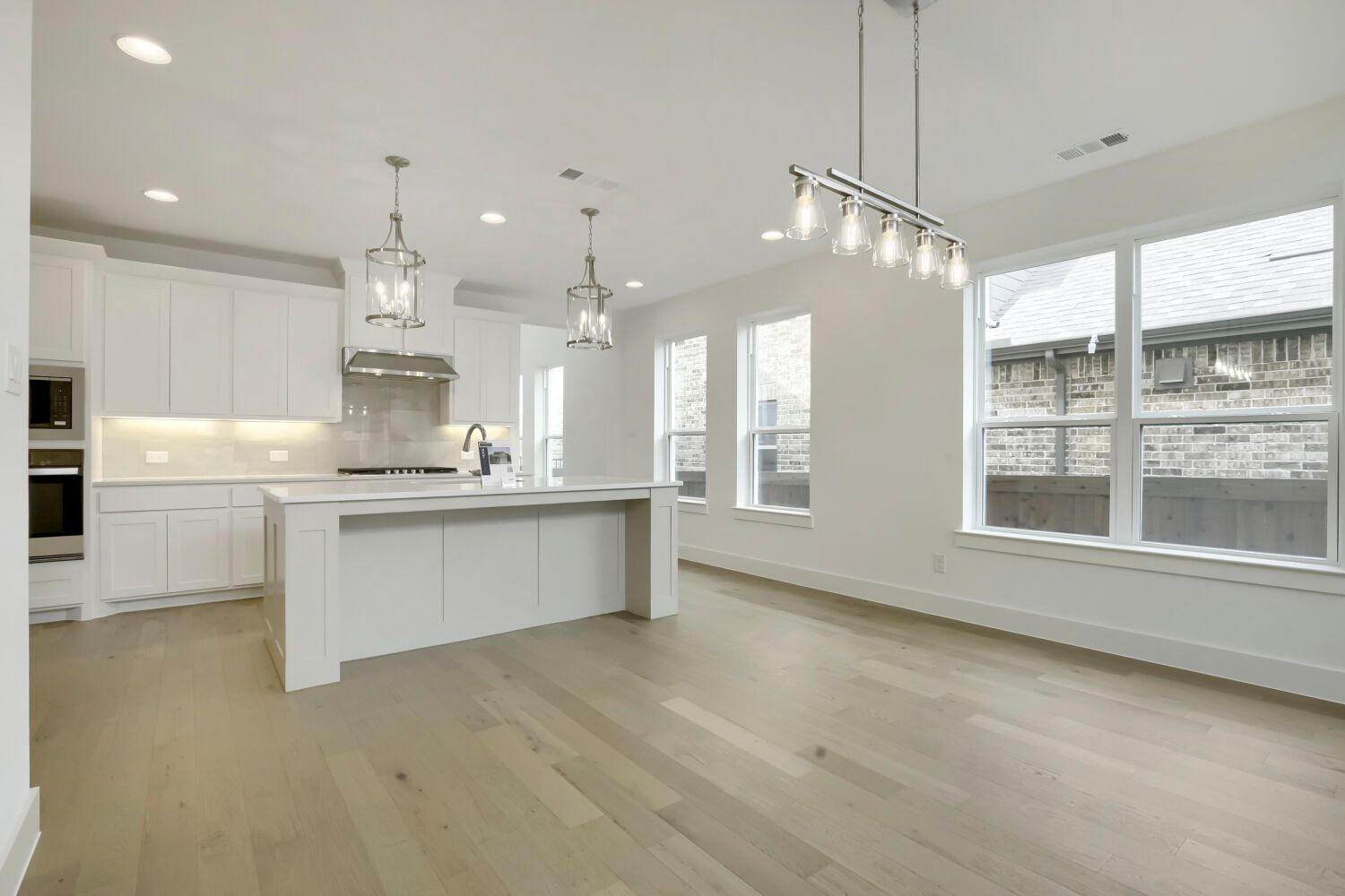 833 Stone Grove - Dining Area