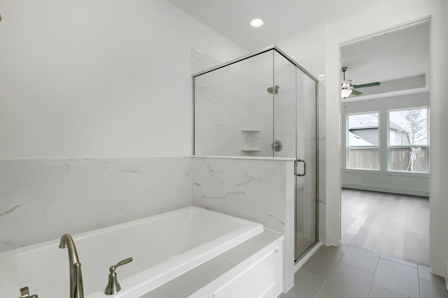 833 Stone Grove - Primary Bathroom