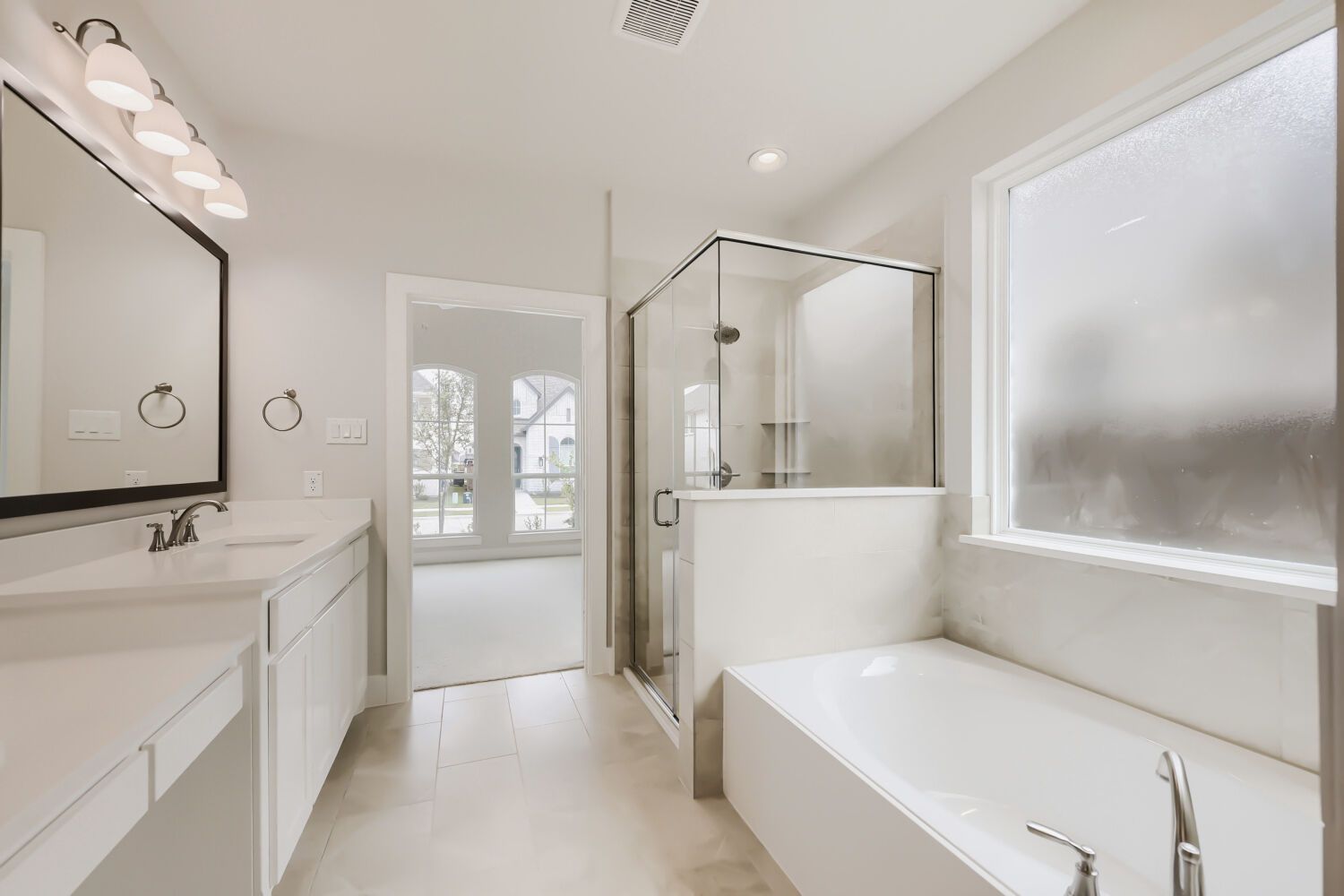 Representative photo of main bathroom for Plan 1458