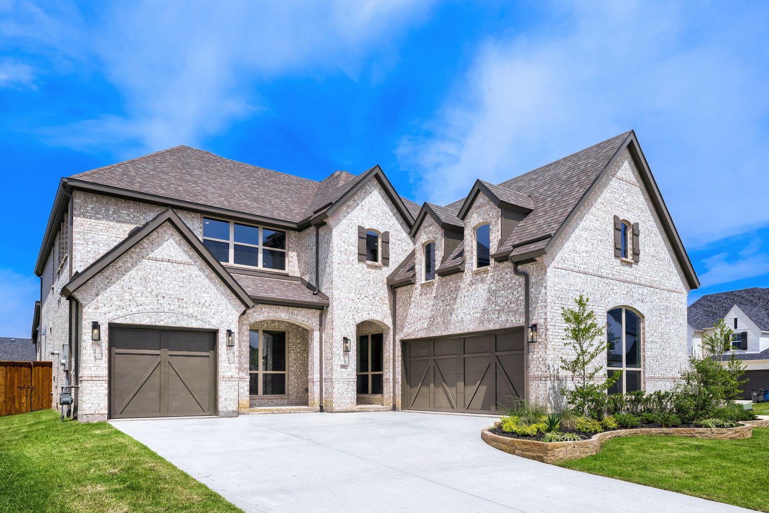 4801 Strada - Front Elevation
