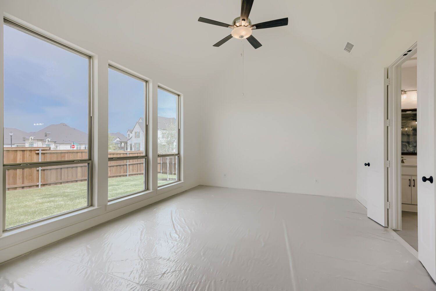 4801 Strada - Primary Bedroom