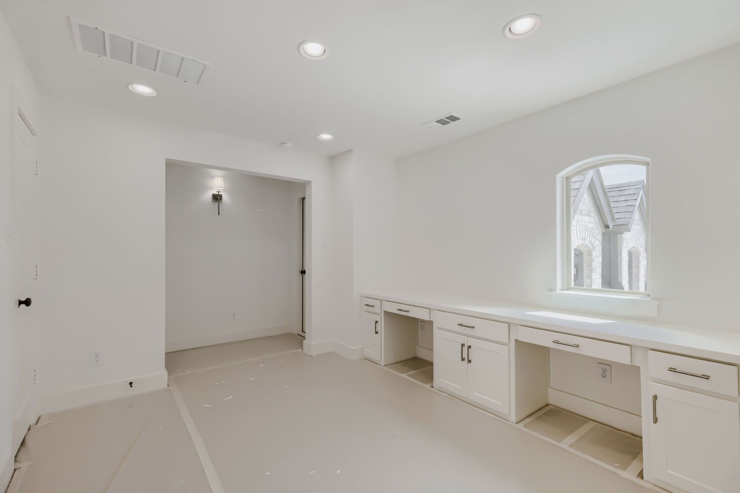 4801 Strada - Game Room