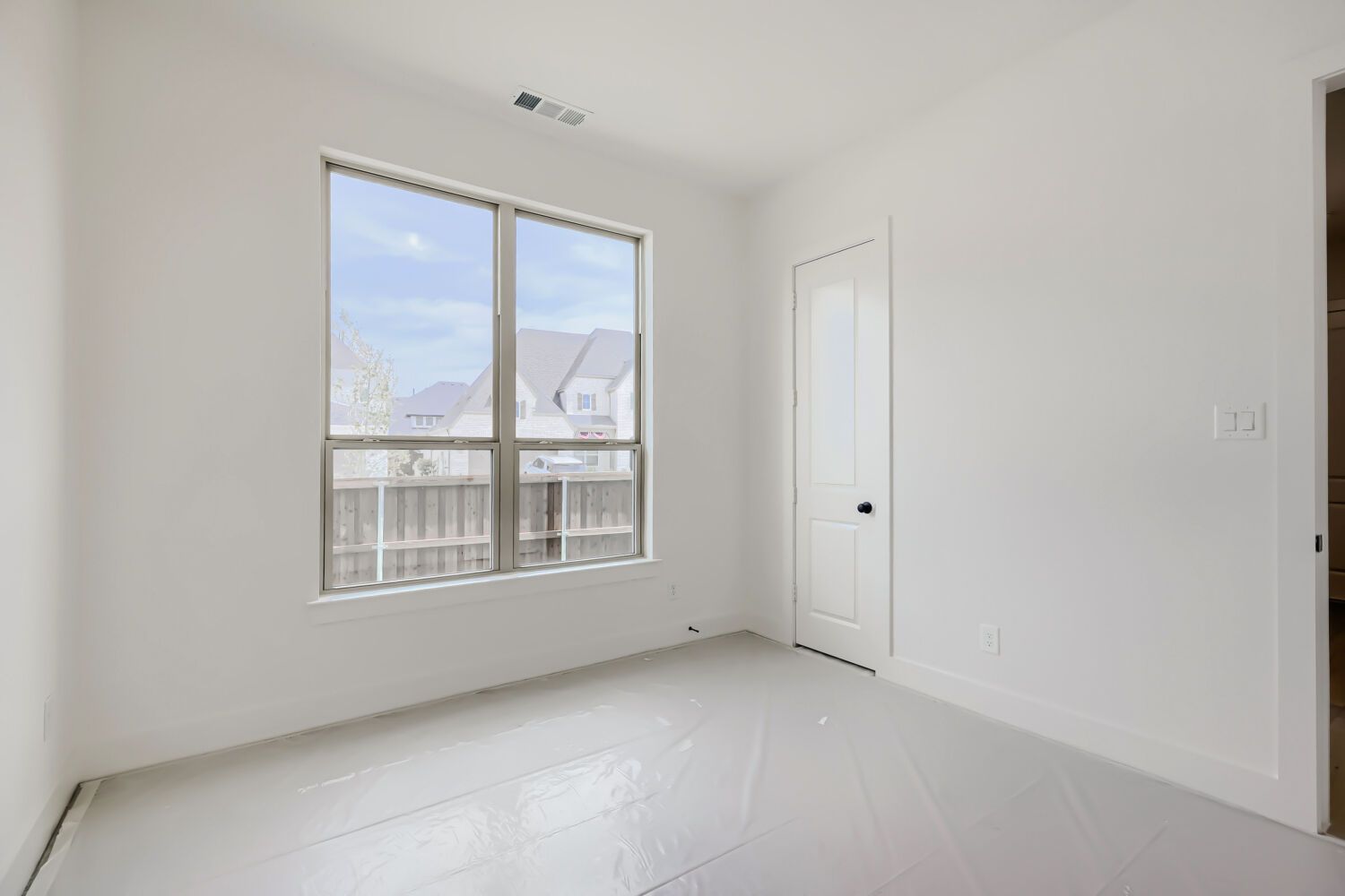 4801 Strada - Bedroom