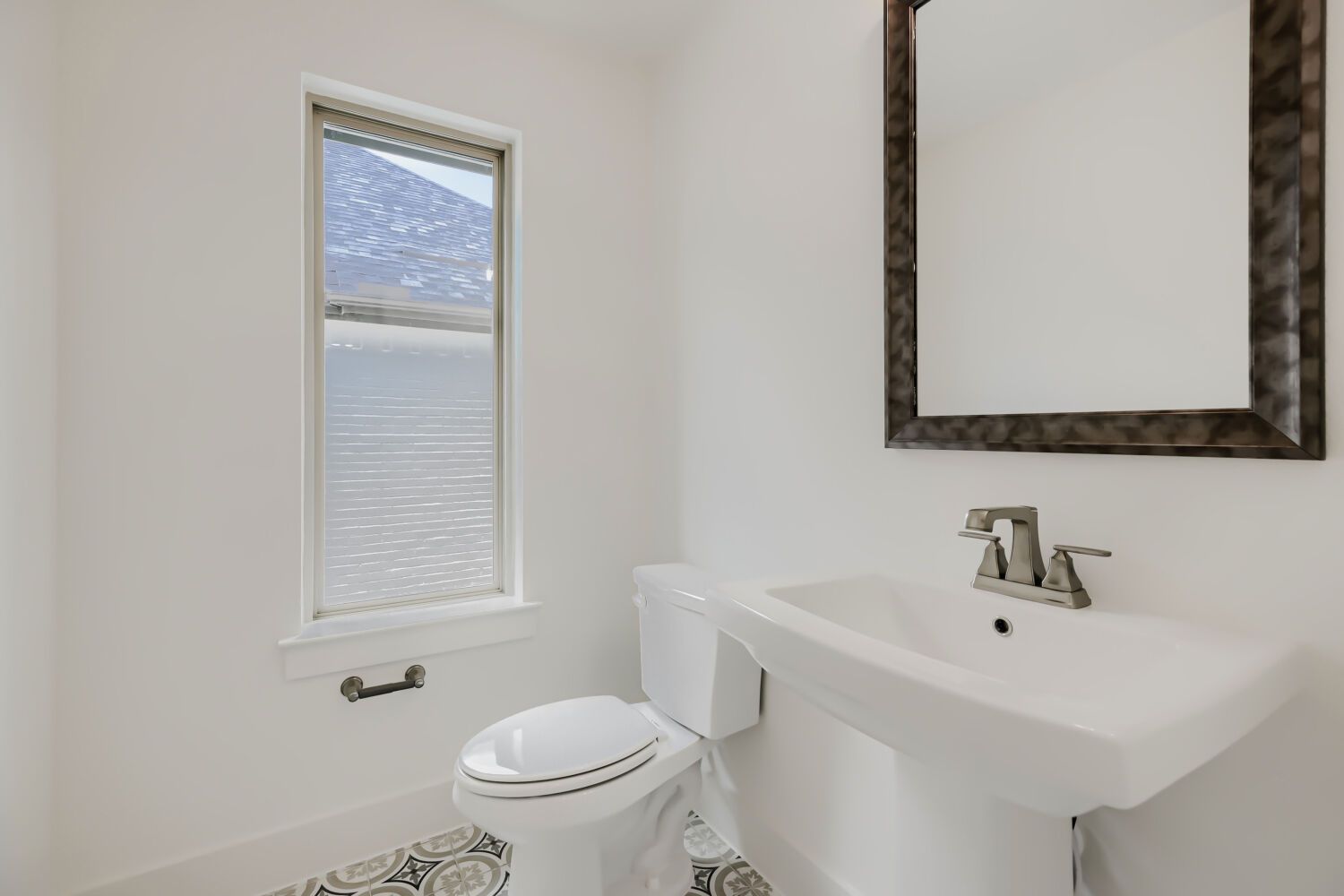 4801 Strada - Powder Bathroom