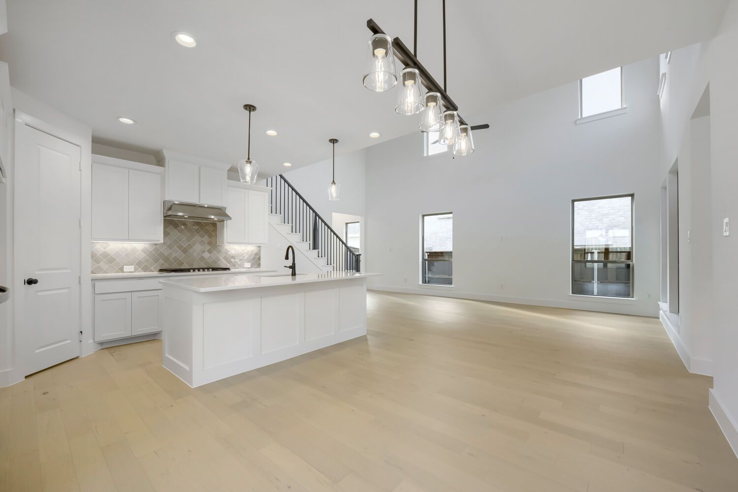 6016 Davis Knoll - Dining Area