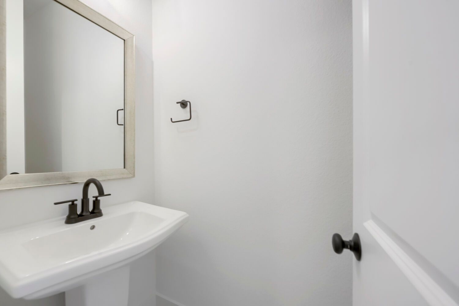 6016 Davis Knoll - Powder Bathroom