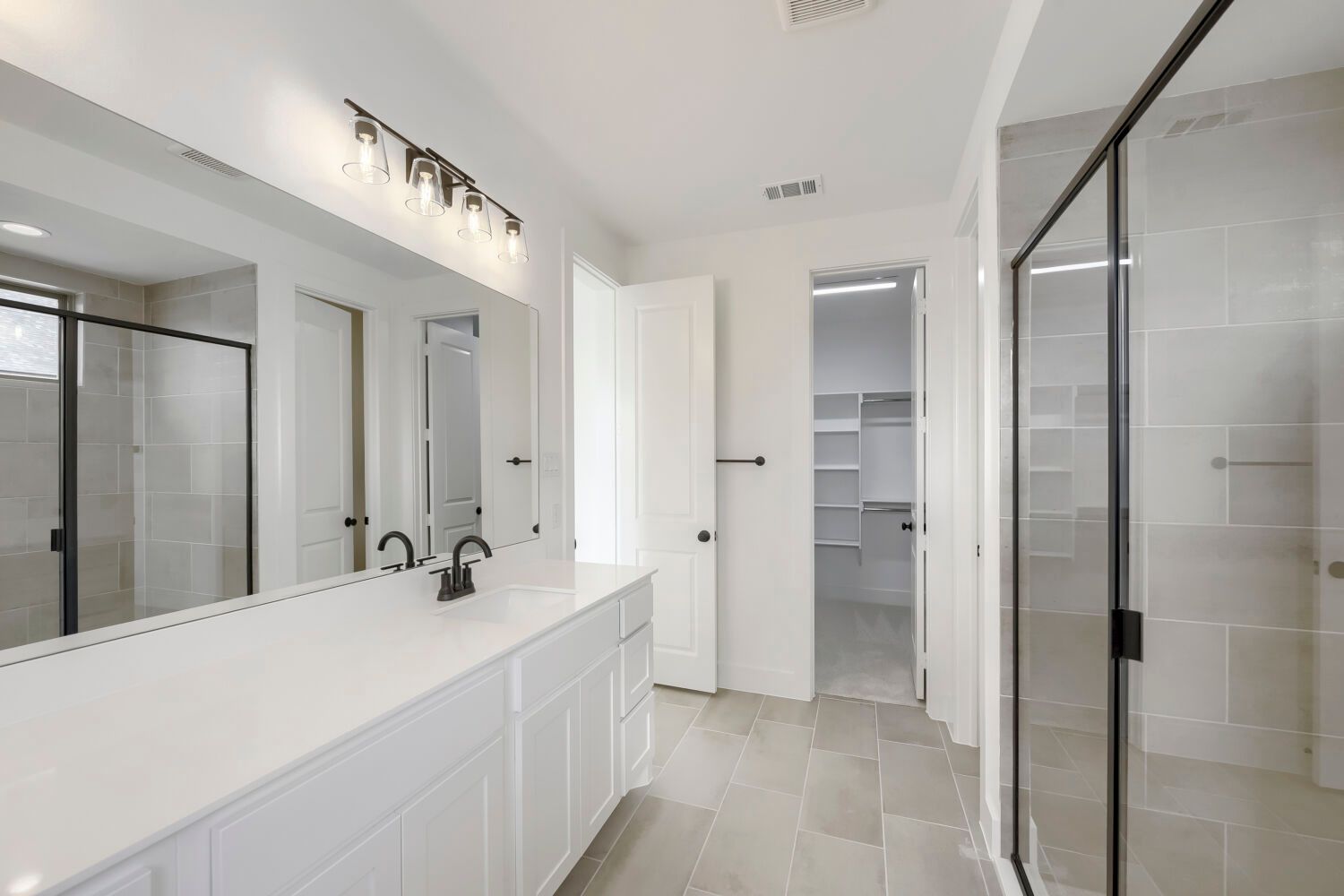6016 Davis Knoll - Primary Bathroom