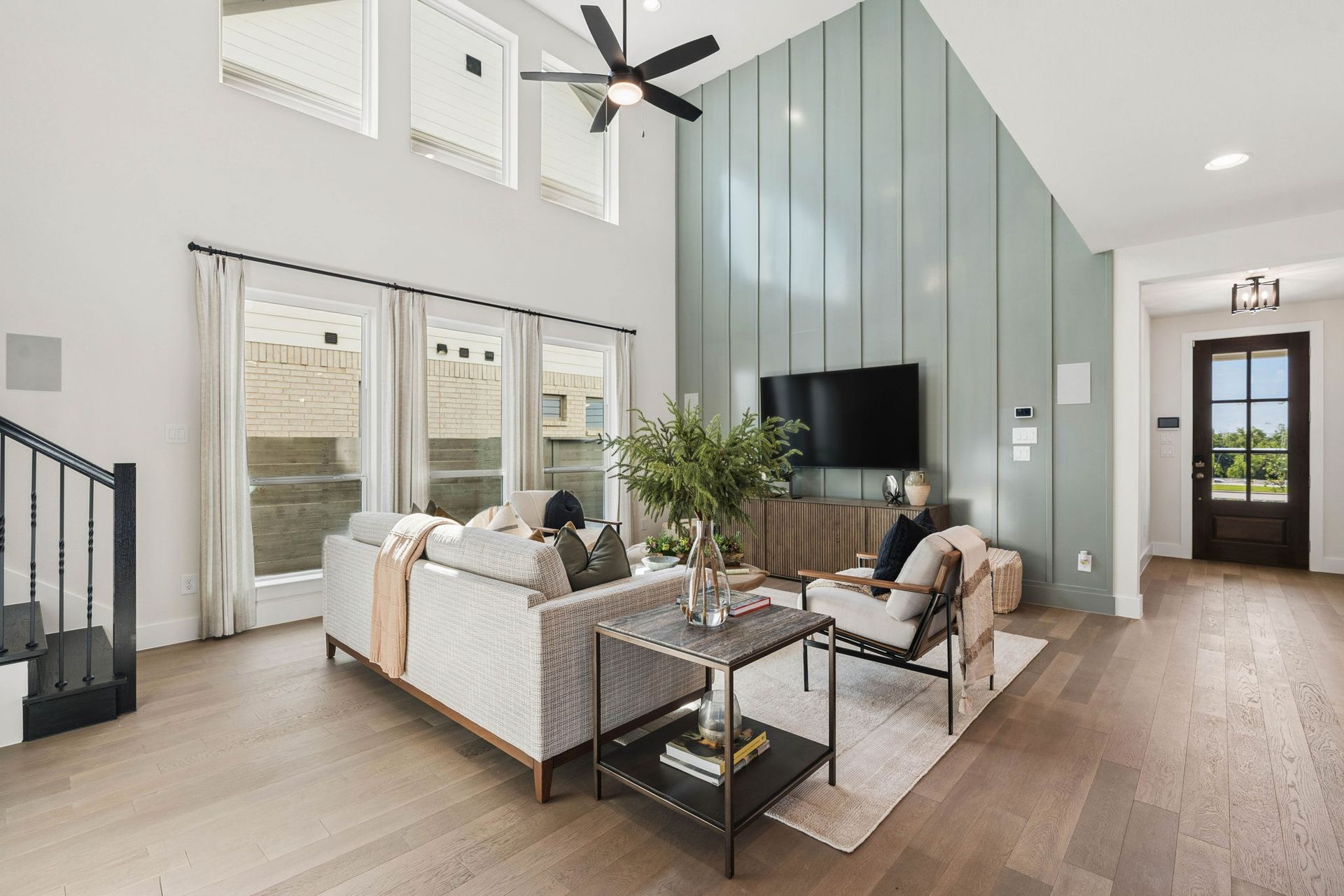 Open Concept Great Room with Soaring Ceilings - Representative Photo of Plan 1462