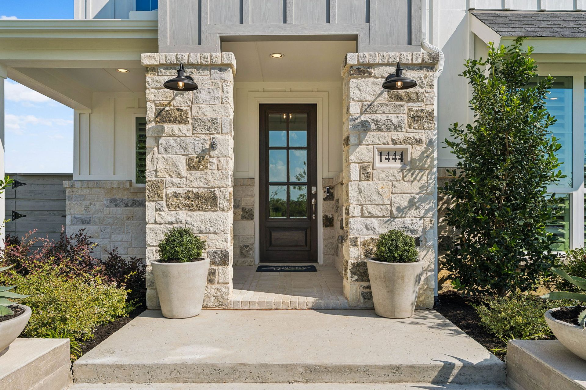 Welcoming Front Porch at American Legend Homes Ramble Model
