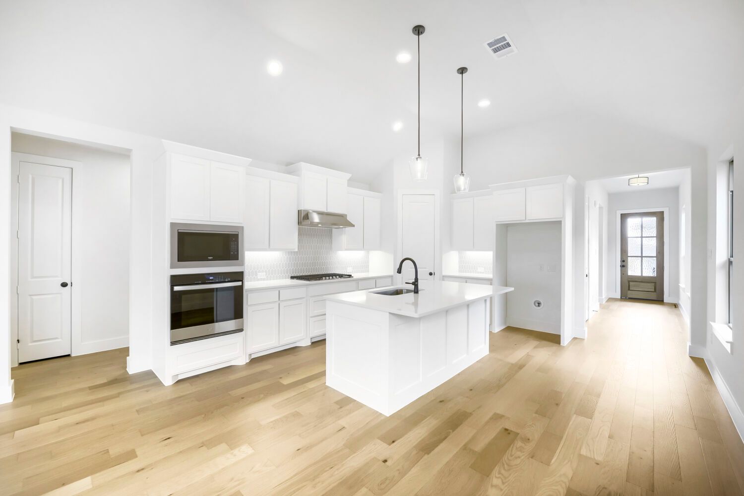 Plan 1451 Kitchen Representative Photo