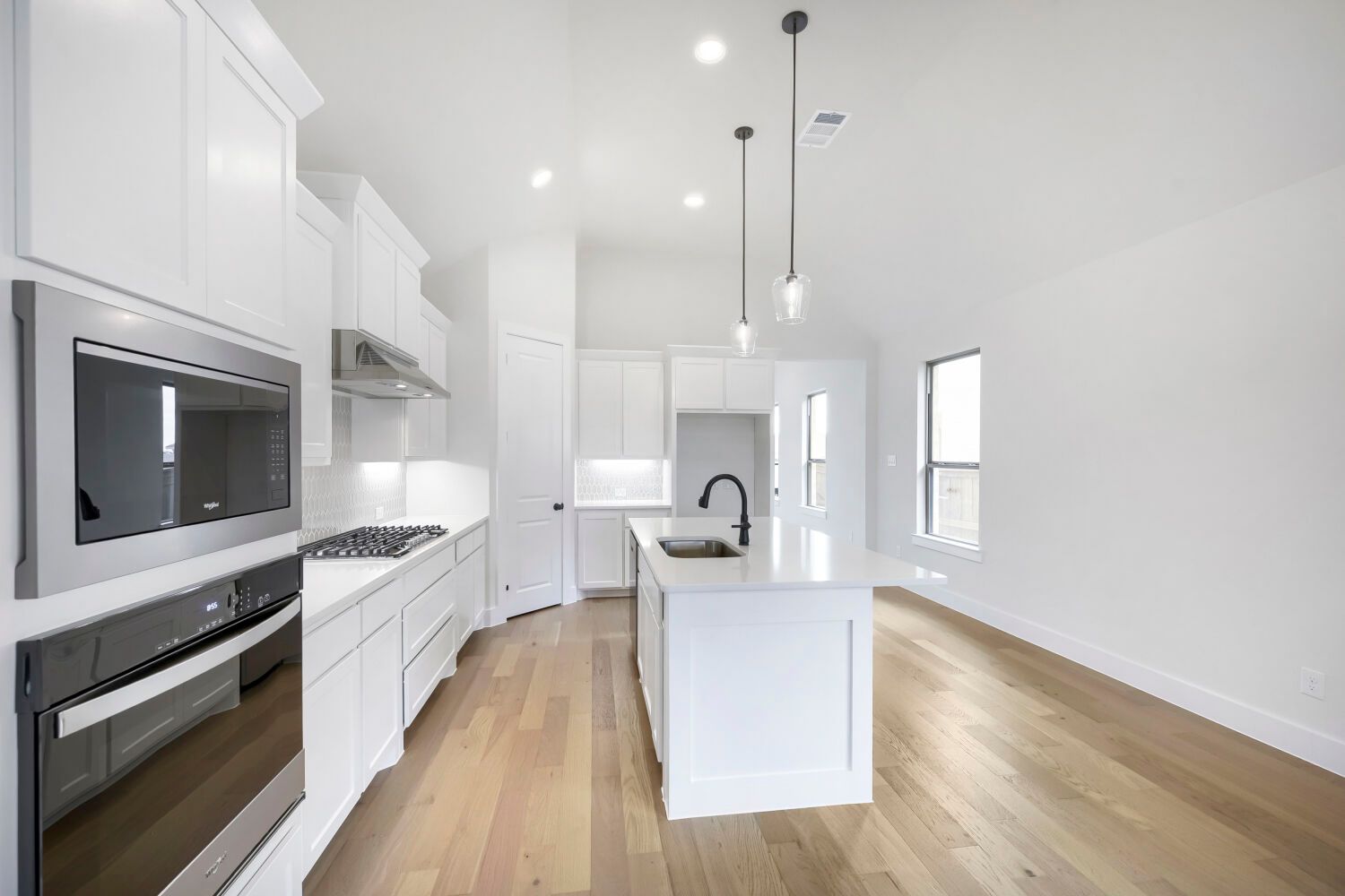 Plan 1451 Kitchen Representative Photo