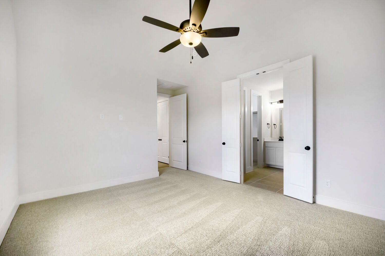 Plan 1451 Main Bedroom Representative Photo