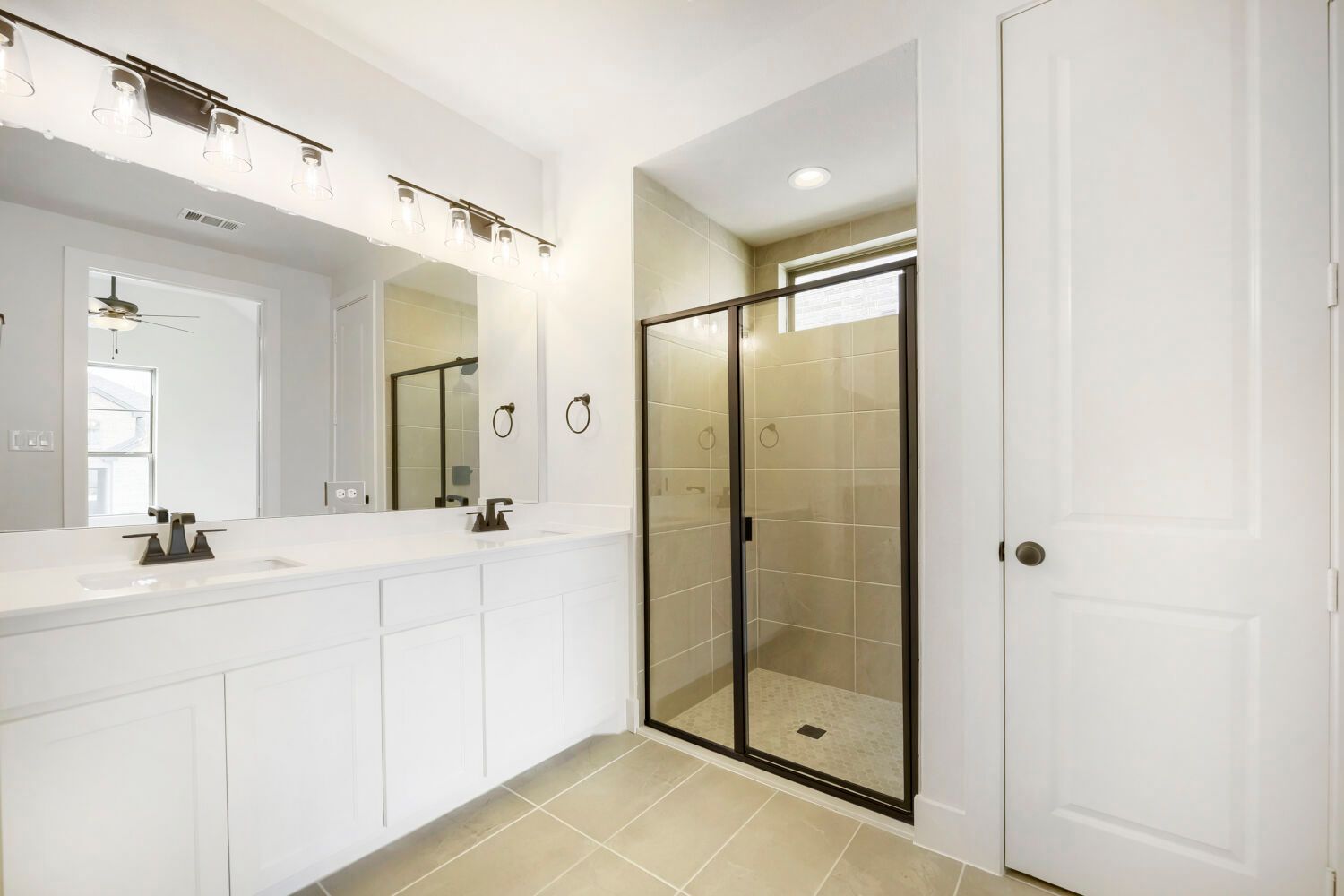 Plan 1451 Main Bathroom Representative Photo