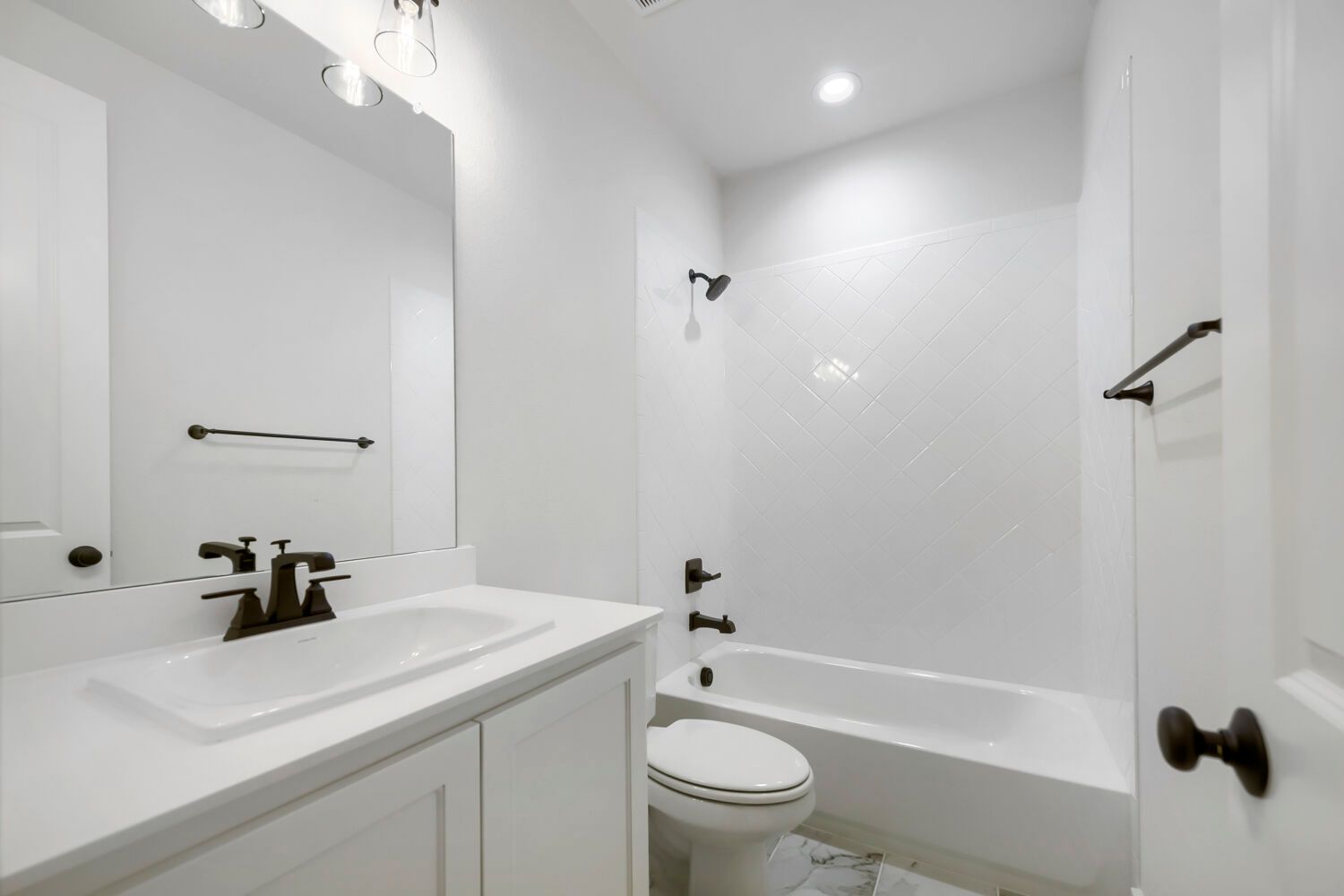 Plan 1451 Secondary Bathroom Representative Photo