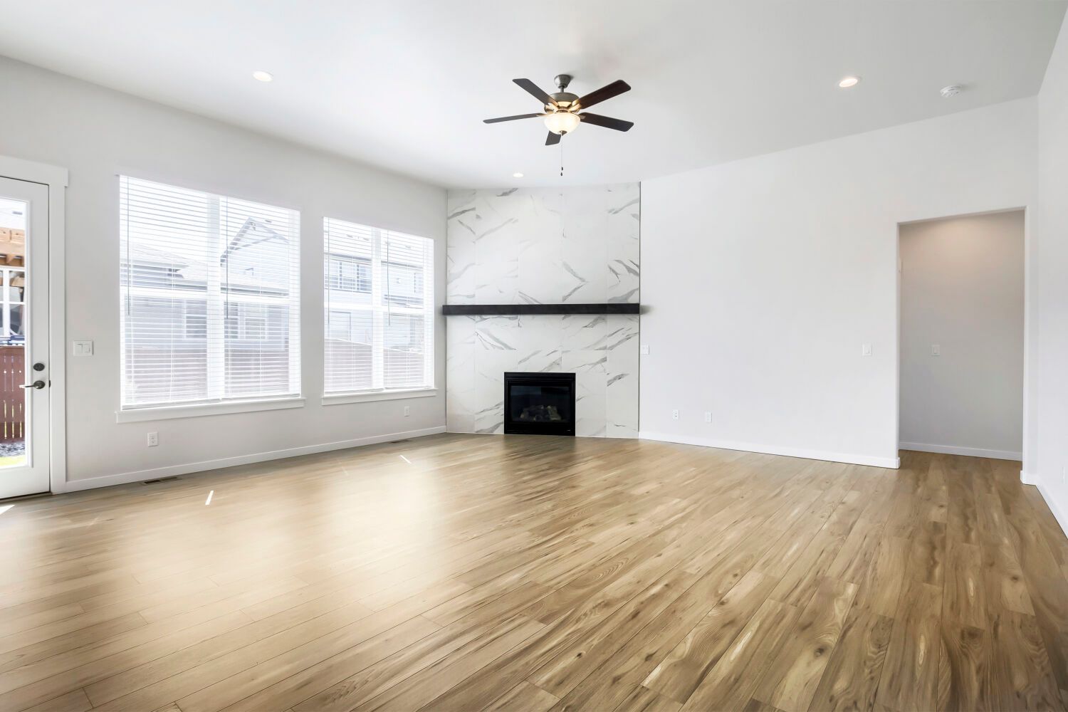 2071 Dusk Court - Living Area