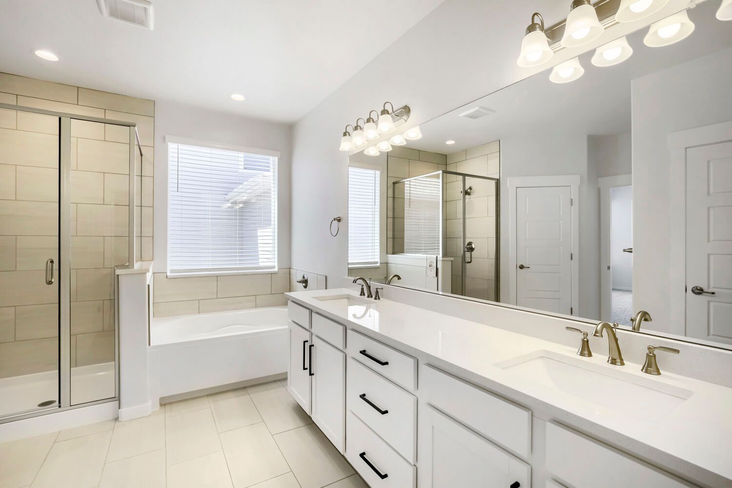 2071 Dusk Court - Primary Bathroom
