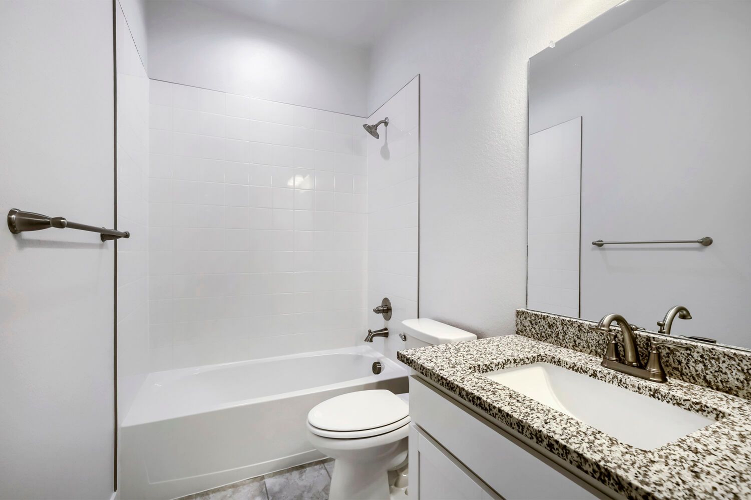 2071 Dusk Court - Full Bathroom