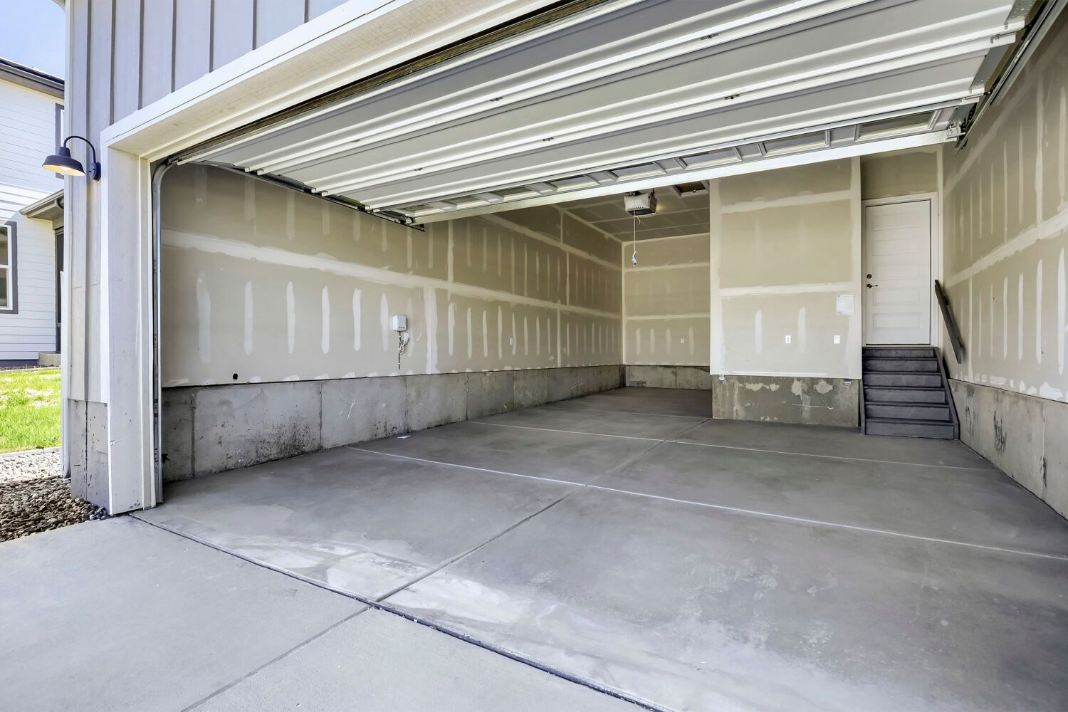 2071 Dusk Court - Garage