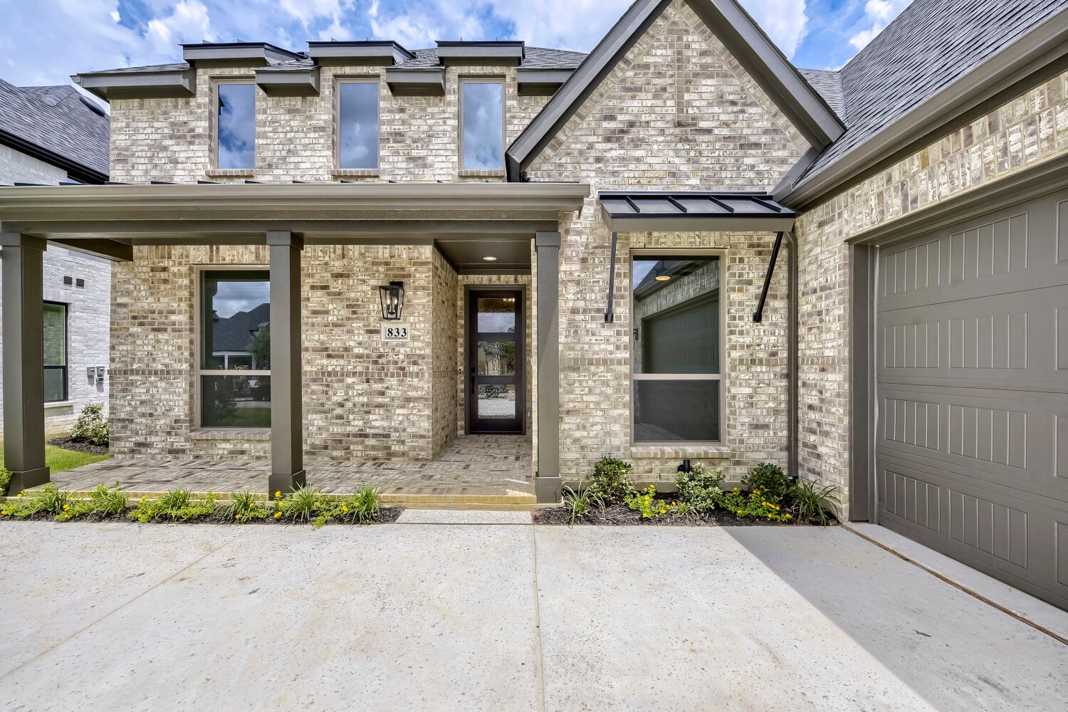 833 Bella Casa - Front Entryway