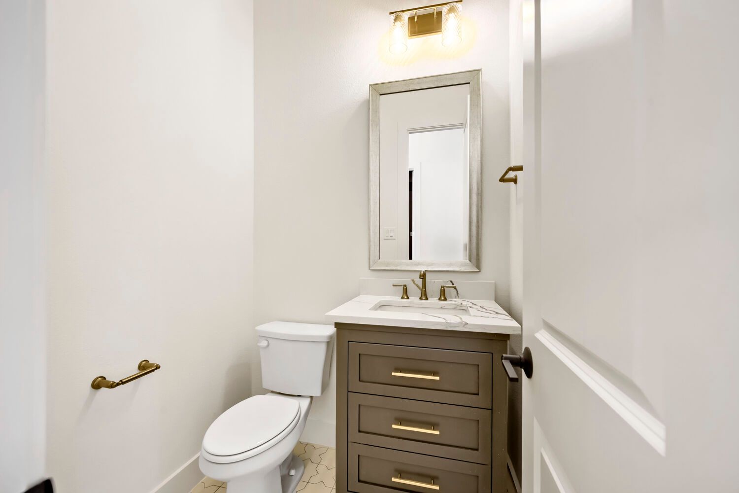 Plan 1645 Representative Photo - Powder Bath