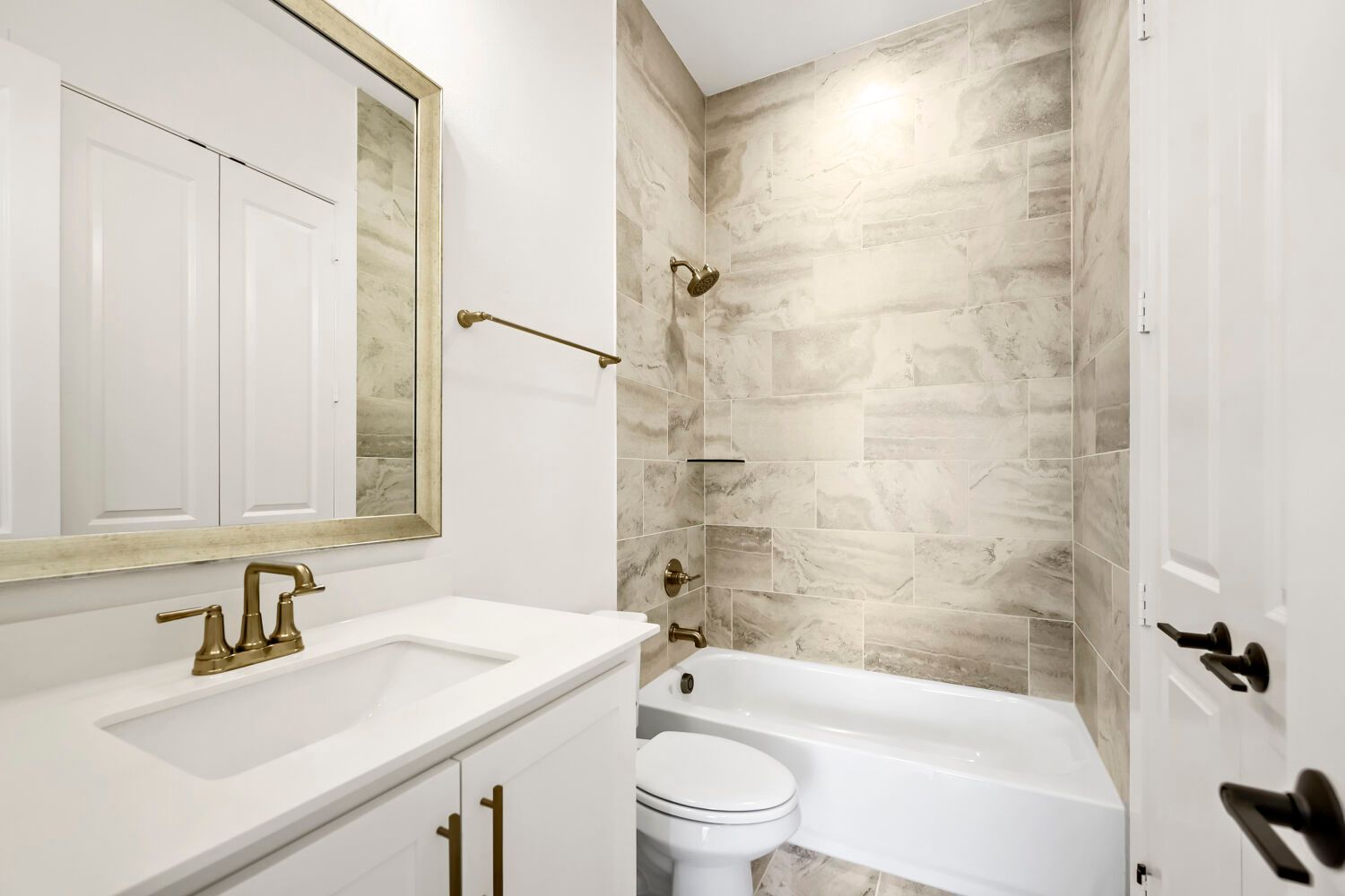 Plan 1645 Representative Photo - Secondary Bathroom