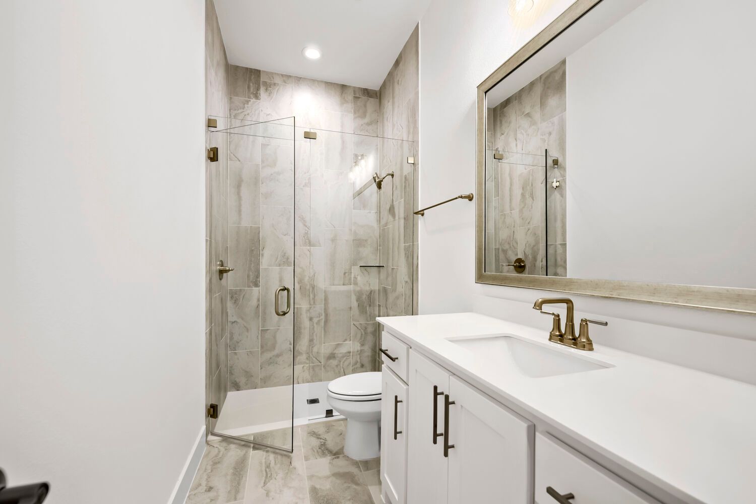 Plan 1645 Representative Photo - Secondary Bathroom