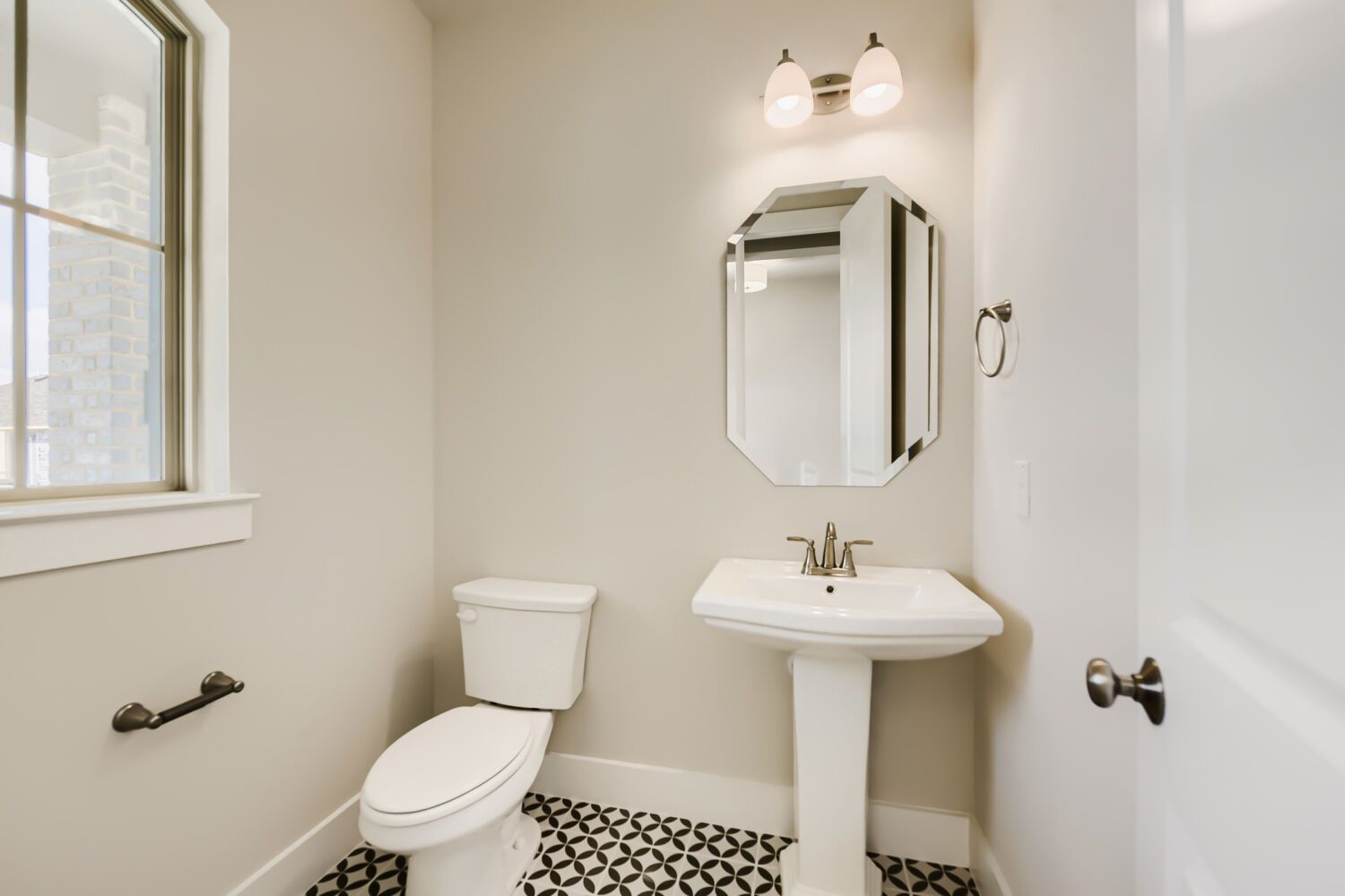1636 Corrnwall - Powder Bathroom