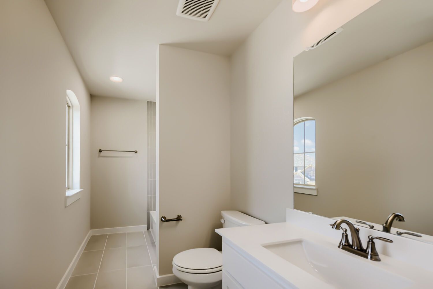 1636 Corrnwall - Full Bathroom