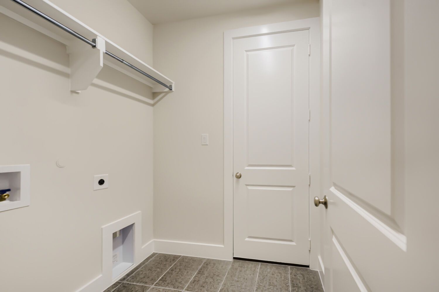 1636 Corrnwall - Laundry Room