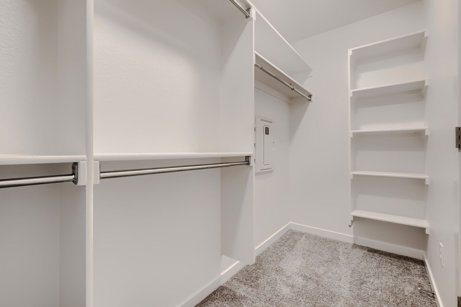 7935 Schoolhouse - Primary Closet