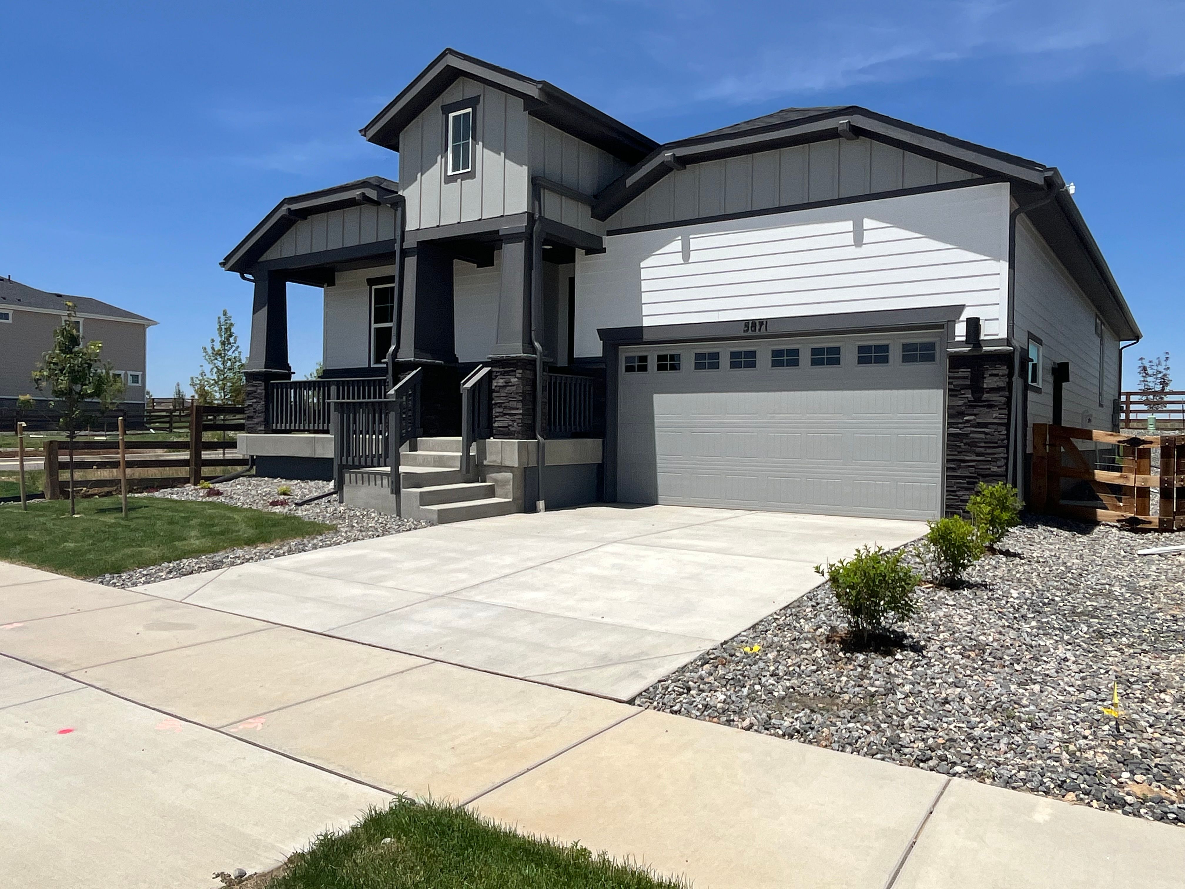 5871 Aspenglow - Front Elevation