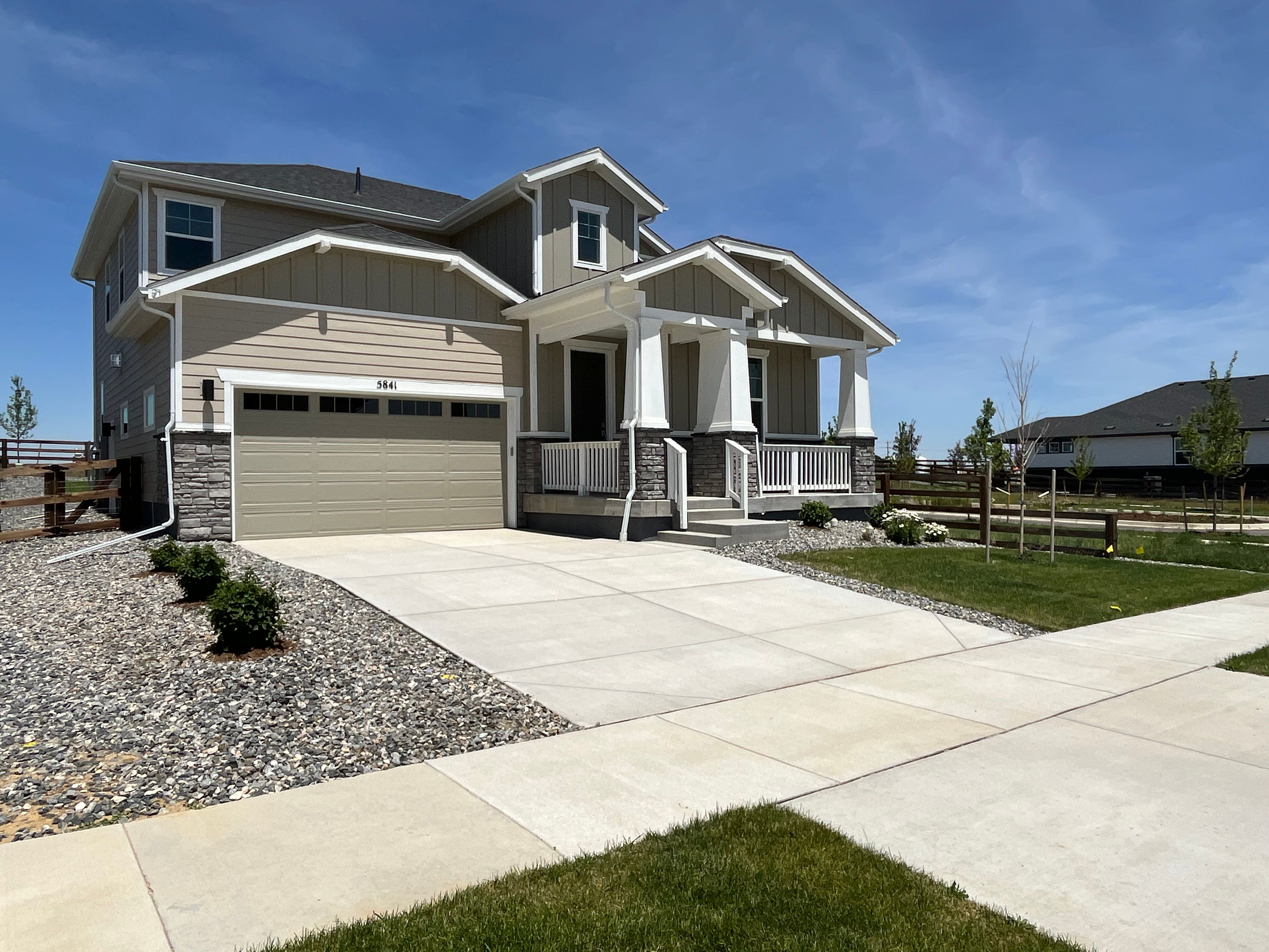 5841 Aspenglow - Front Elevation
