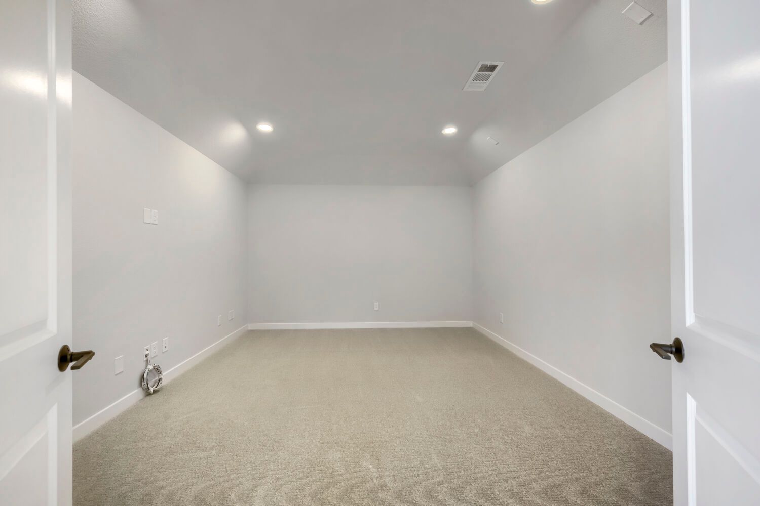 800 Blackberry - Media Room