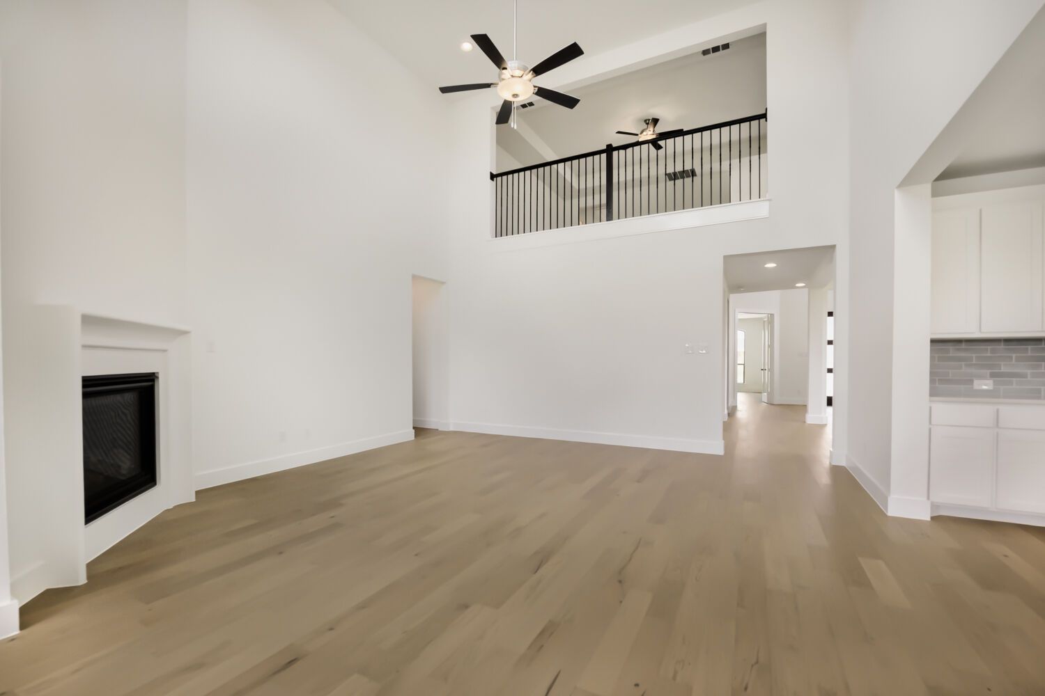 11465 Wulstone - Living Area