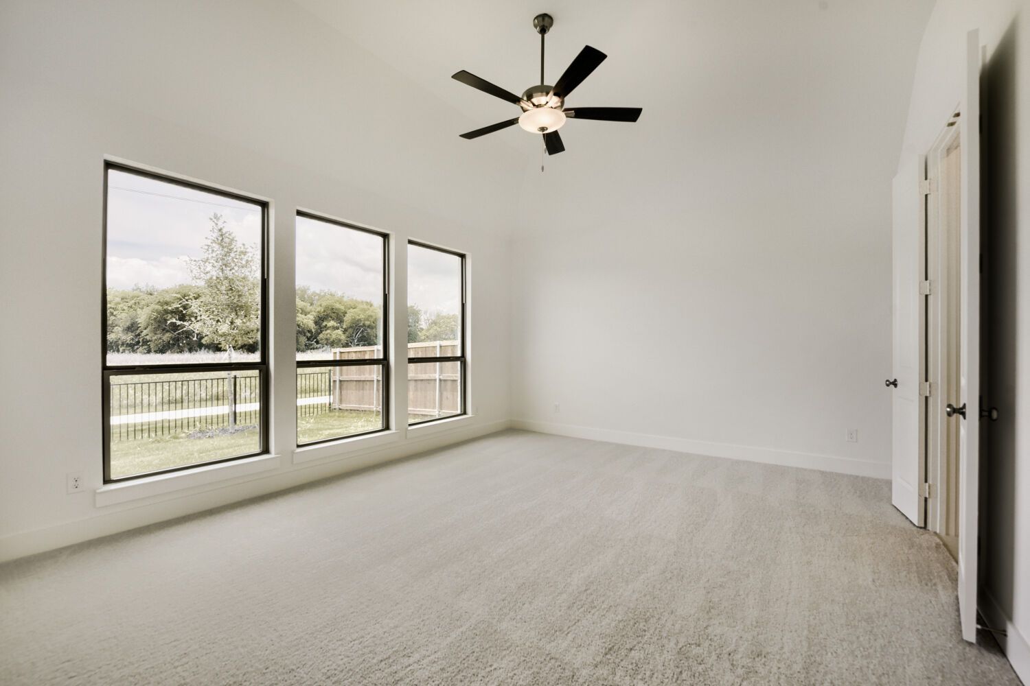 11465 Wulstone - Primary Bedroom