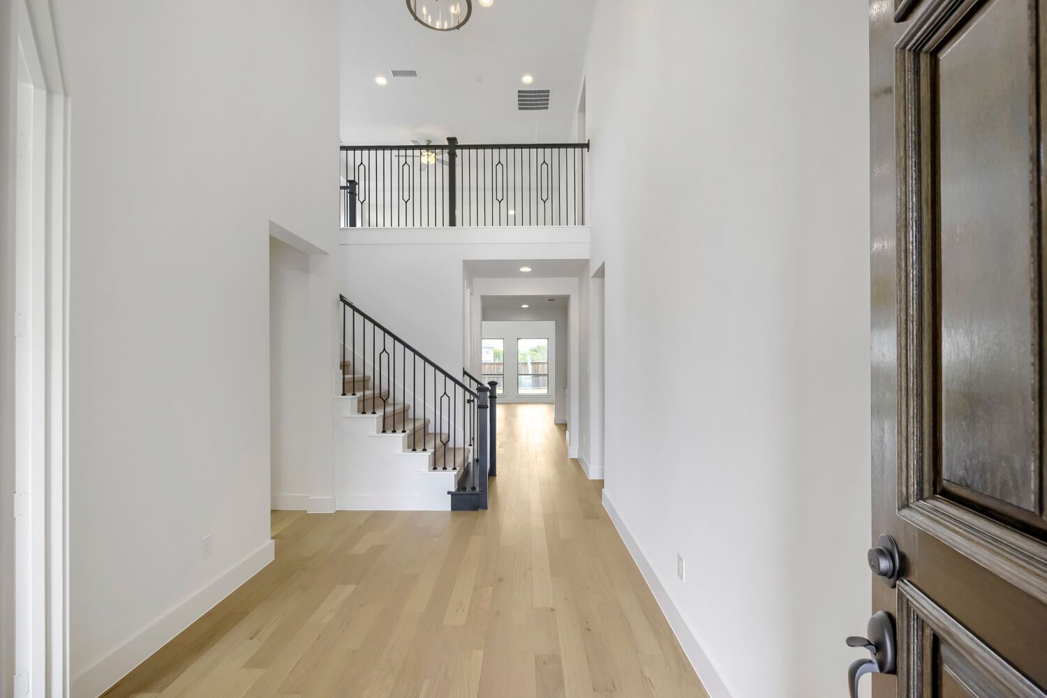 11329 Bratton - Entry