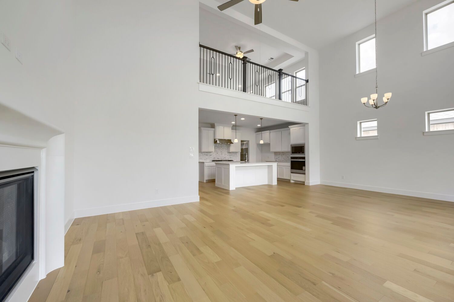 11329 Bratton - Living Area