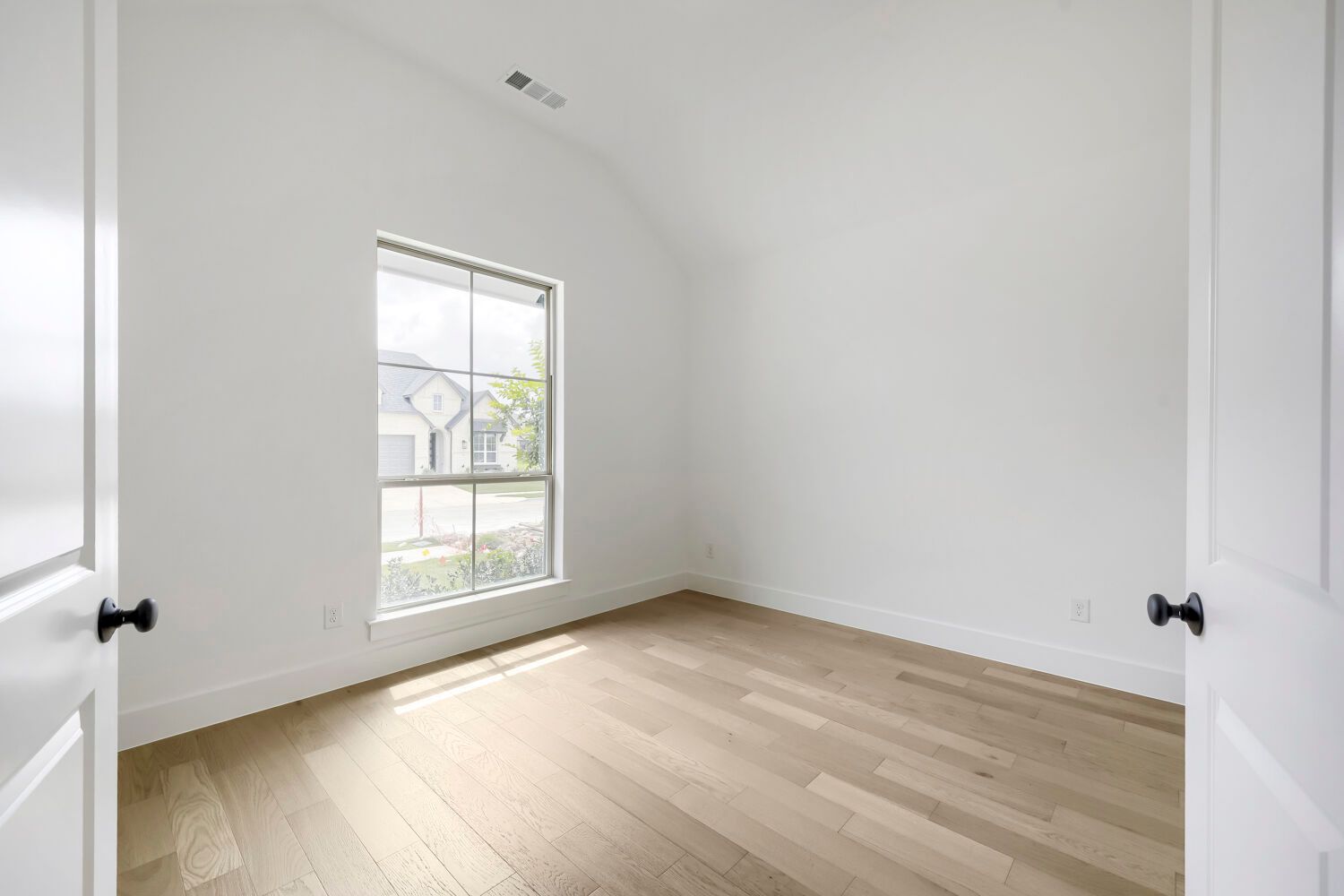 11329 Bratton - Study