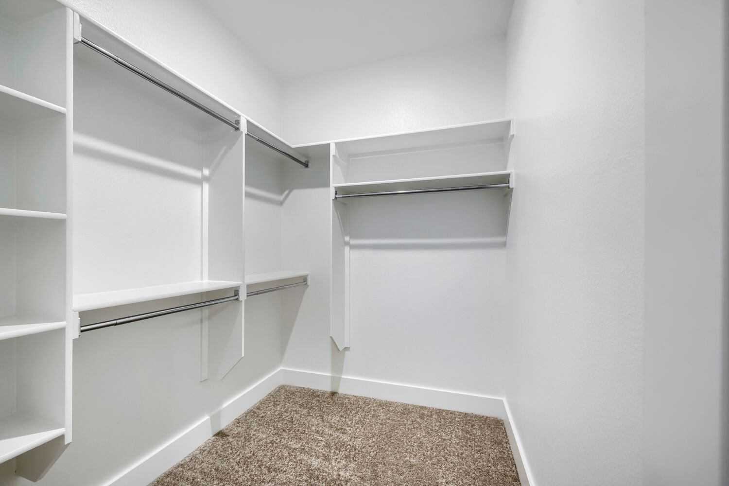 11329 Bratton - Primary Closet