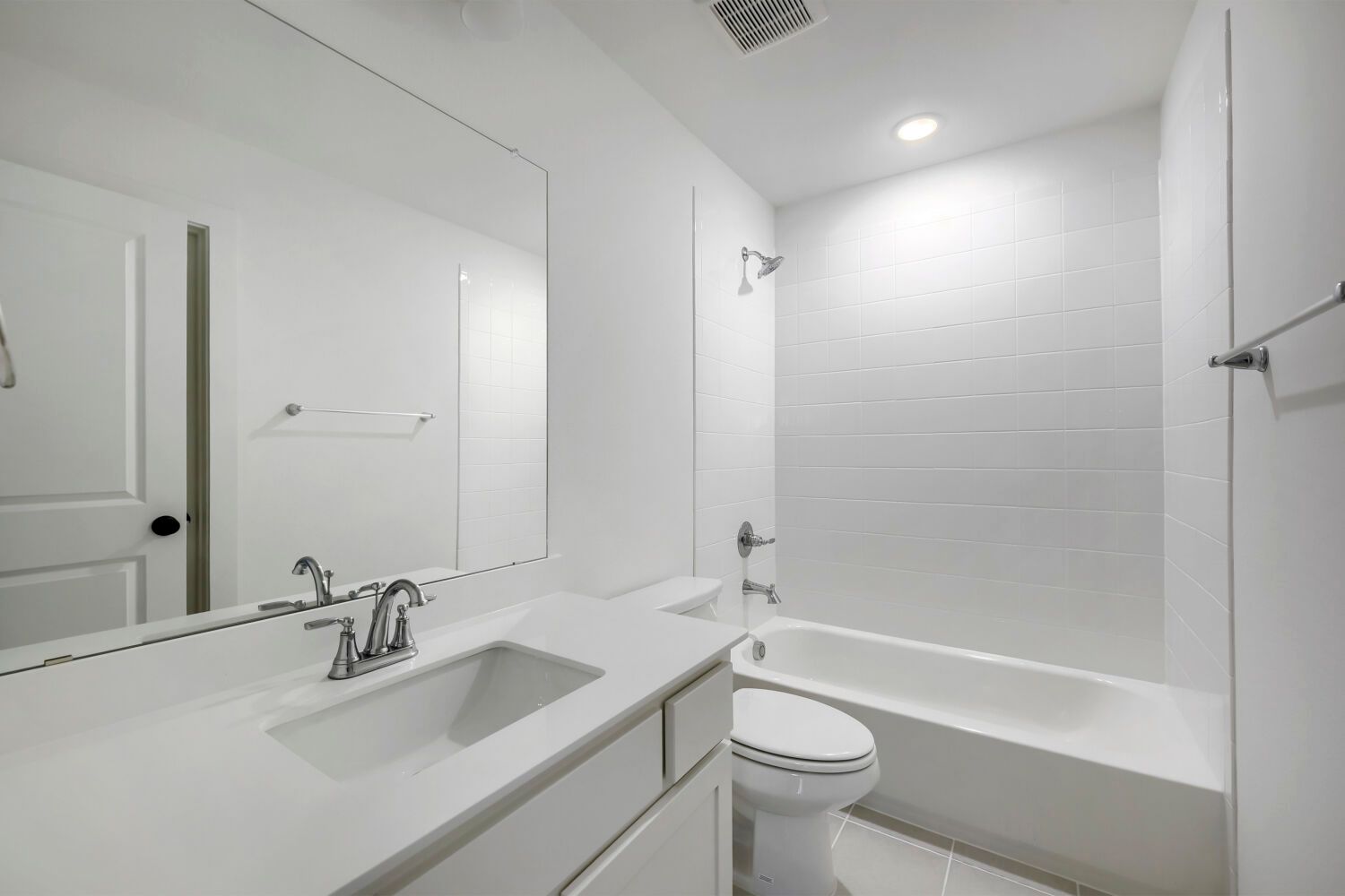 11329 Bratton - Full Bathroom