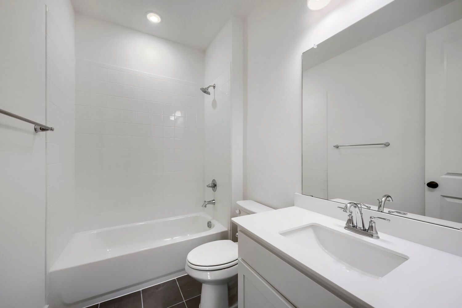 11329 Bratton - Full Bathroom